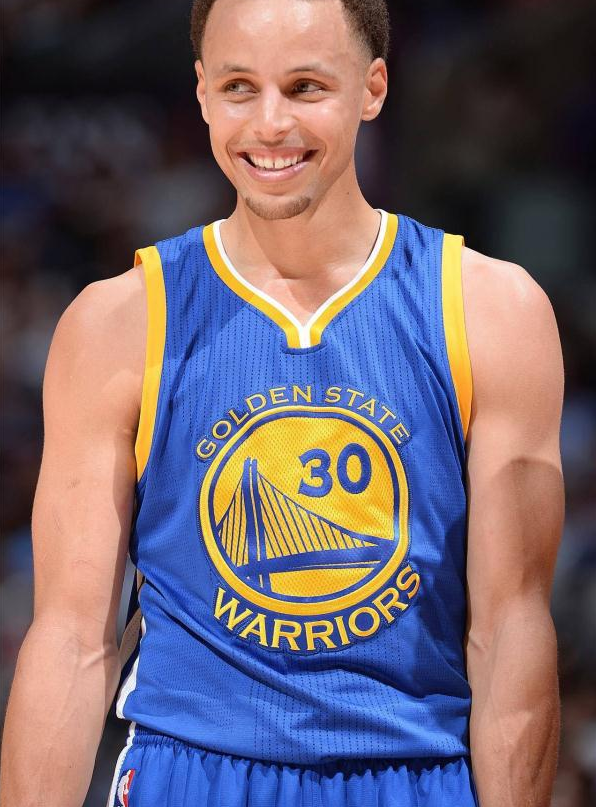 金州勇士队超级球星斯蒂芬-库里和队友伊戈达拉参加了由文斯-卡特和