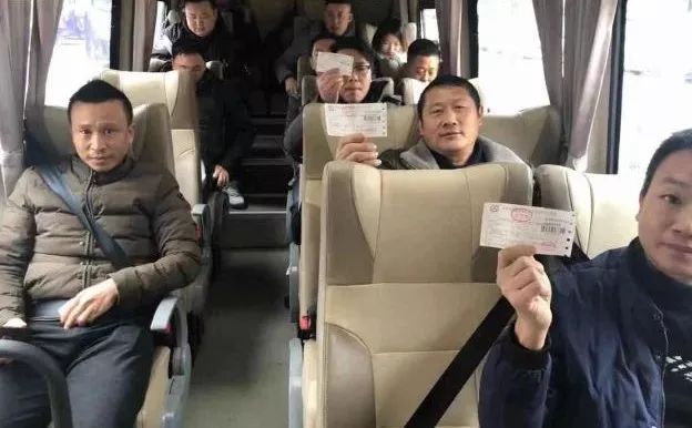 所有人 贵阳往返各市州县的定制班车来了，市区就可以乘坐