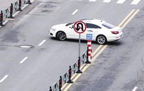绿灯掉头也要扣分？老司机：别乱来，这么既安全又不会被罚