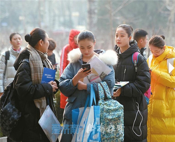直接“裸考”?门槛低,空乘考生不少是“速成”