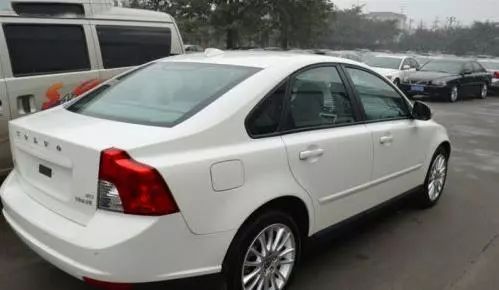 吉利再次将这款豪车“复活”，当年卖32万，如今18万算不算亲民？