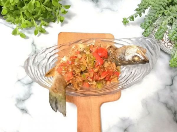 紅燒海鱸魚的做法,紅燒海鱸魚的做法和步驟