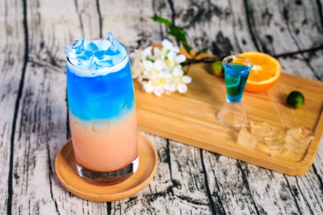 免费理发！免费染发！这家新开美发会所，即将成为网红打卡新地标！