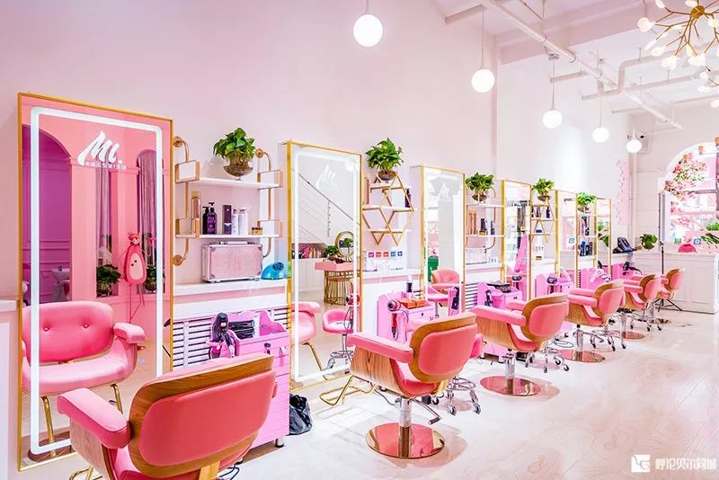 免费理发！免费染发！这家新开美发会所，即将成为网红打卡新地标！