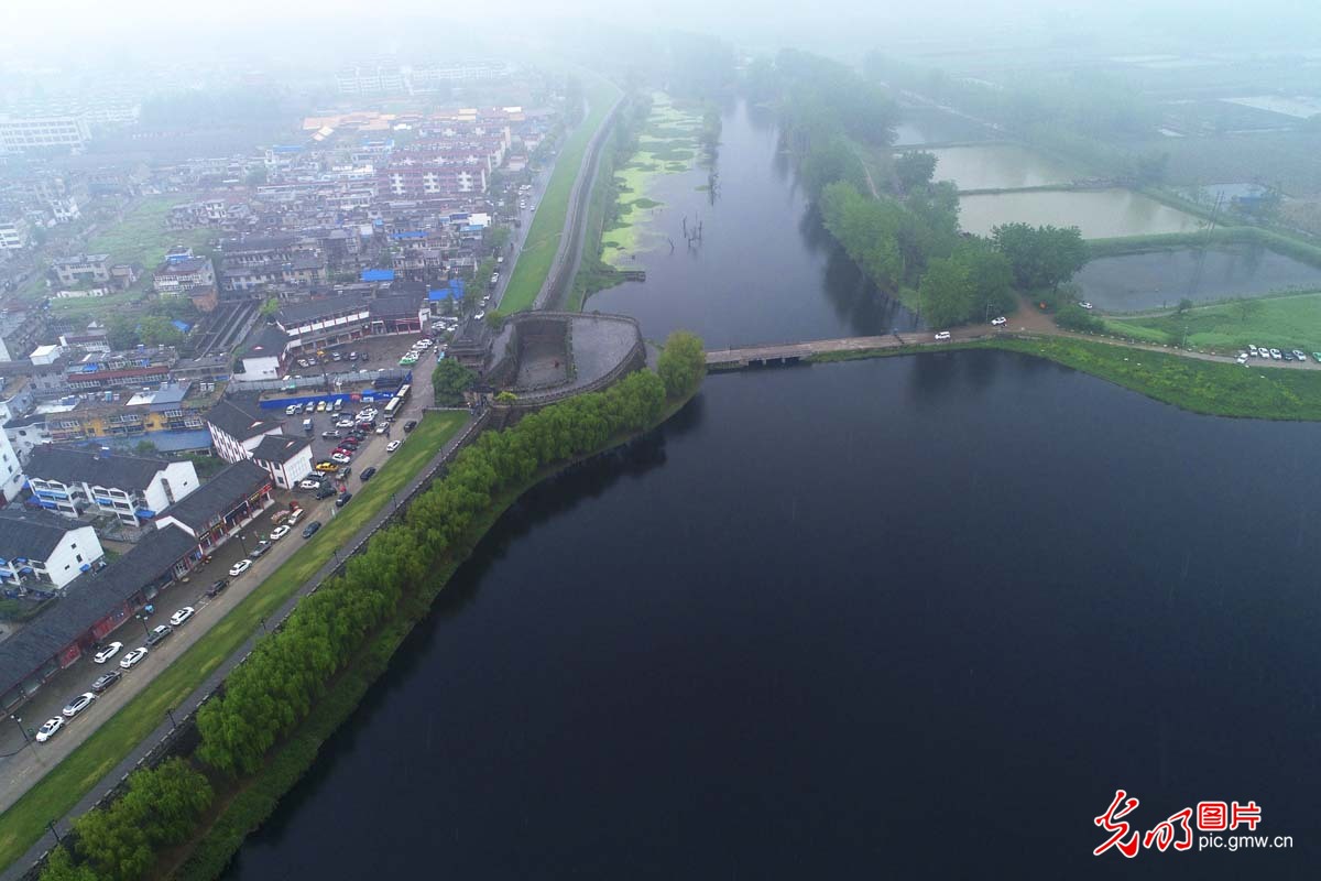 航拍安徽寿县古城 古代建筑活化石