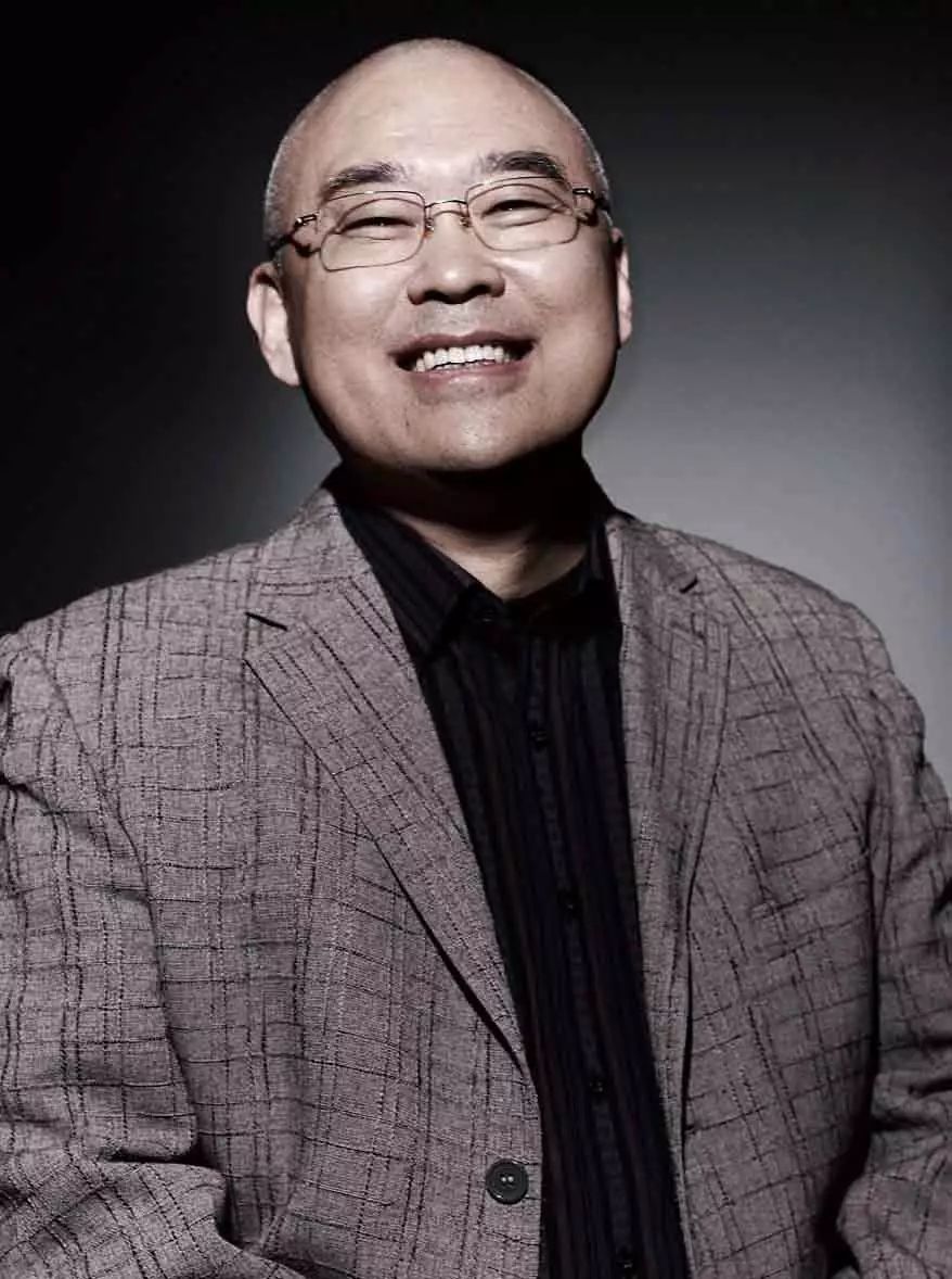 “中国最有钱作家”郑渊洁:一个掏粪未遂的悲情胖子