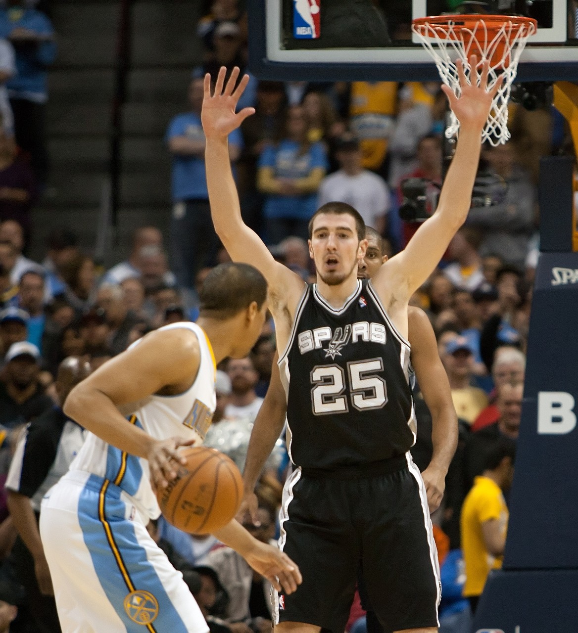 德科洛为什么不去nba(欧媒：前马刺球员德科洛将与中央陆军分道扬镳 期待重返NBA)