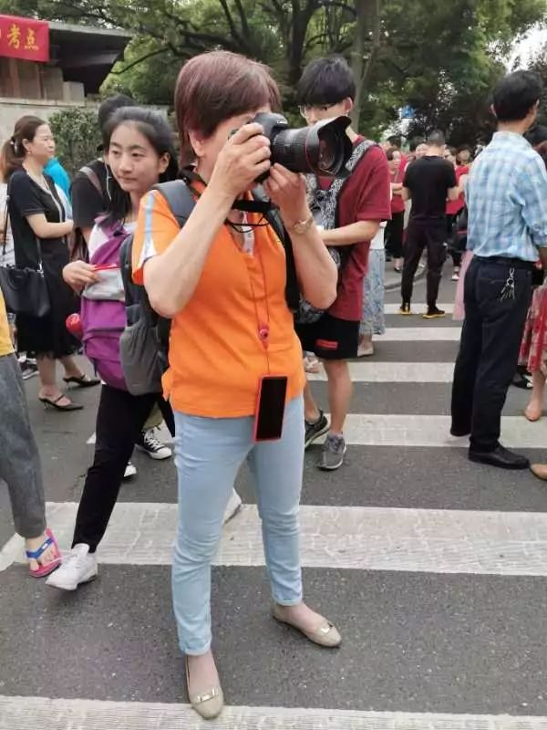 高考第一天！考场外发生了这几幕