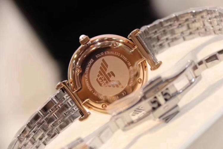 从100多元到近4000元……买阿玛尼“网红”手表犹如“雾里看花”