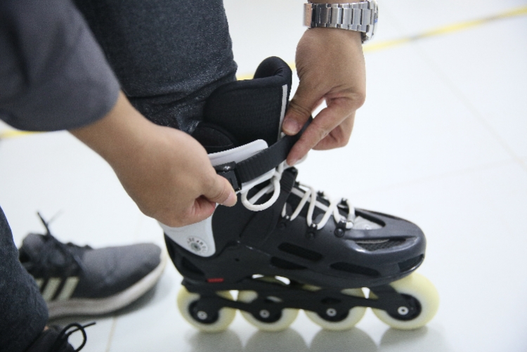 買輪滑鞋如何不坑娃？運動產品技術專家提醒家長這些問題要注意