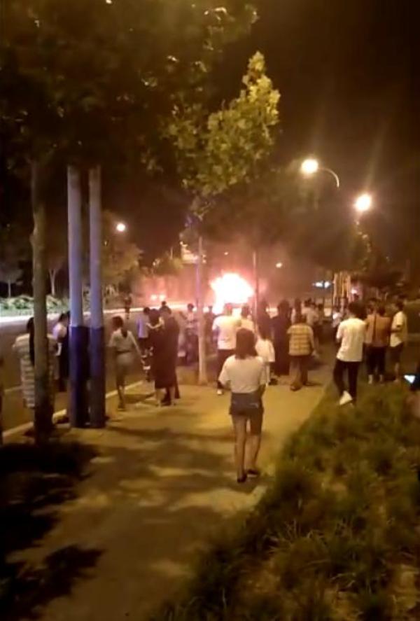 2死4伤！玛莎拉蒂女司机醉驾，宝马7被撞瞬间爆燃！车内人员被烧焦