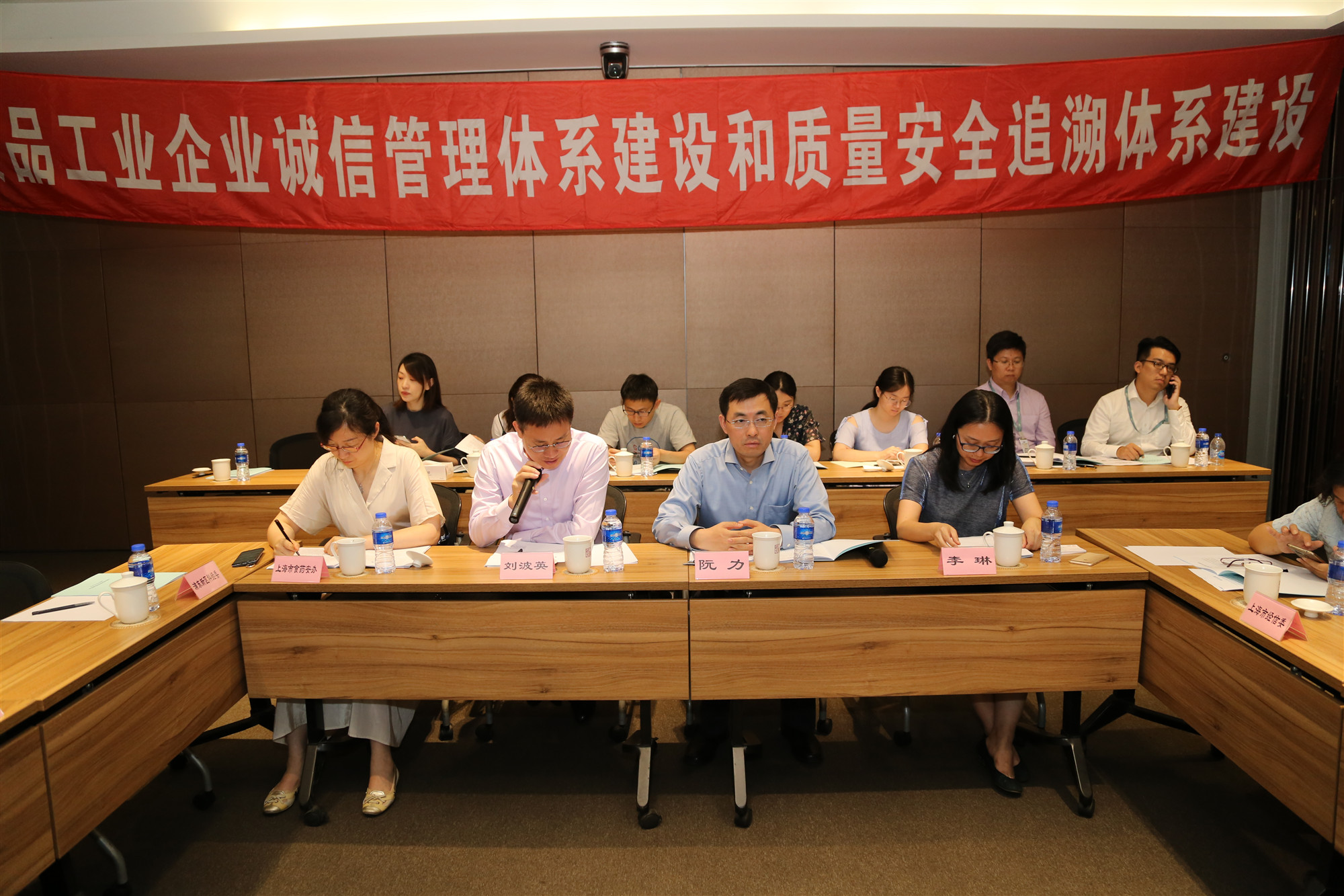 舌尖上的“稳增长”！“吃在上海”展现逆周期优势，产值破千亿，安全有亮点