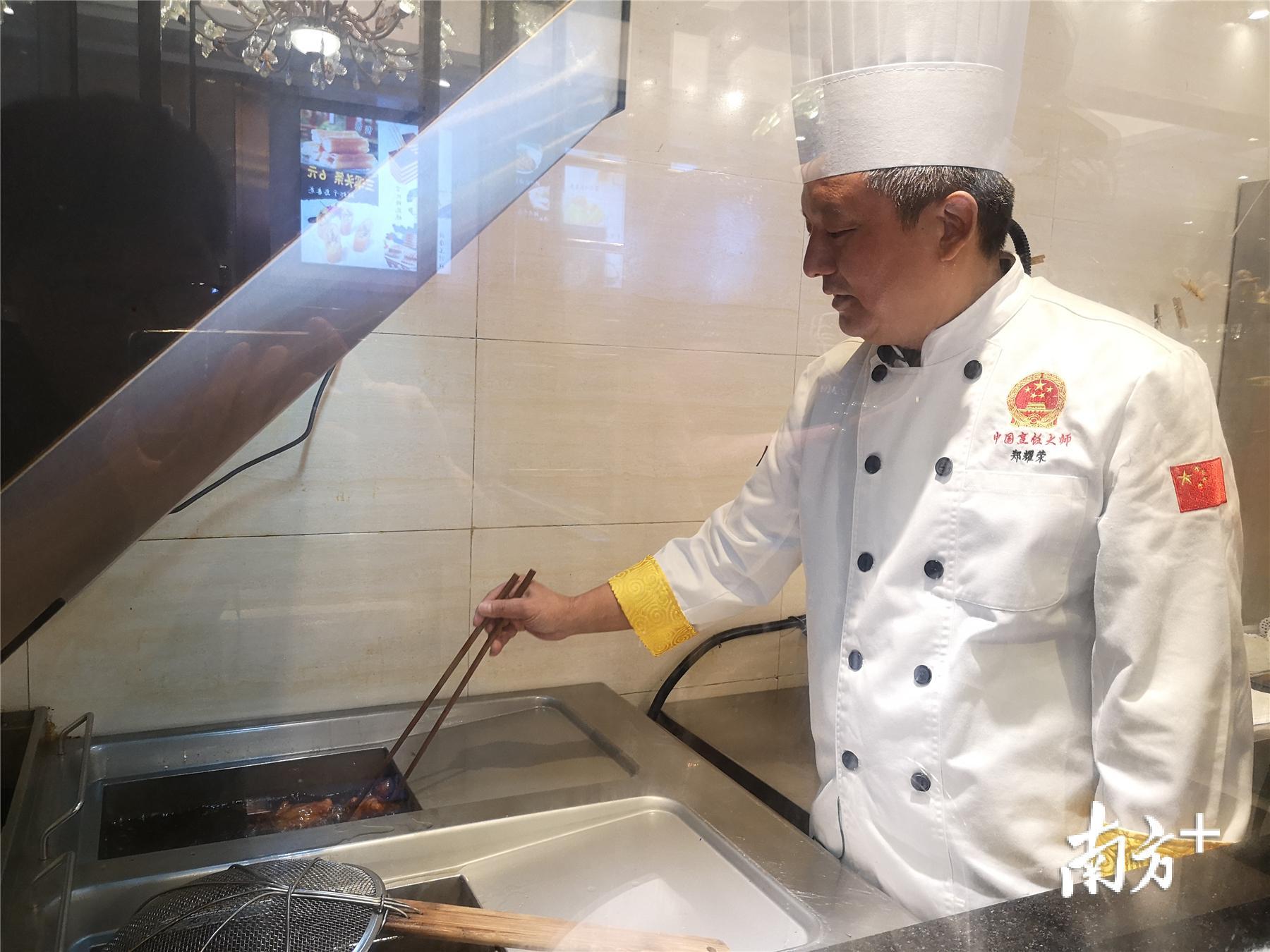 名菜石岐乳鸽制作大揭秘！中山厨神手把手教你，在家也能做