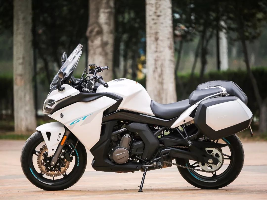 车评:春风650GT,一款自带“嗨”点的运动旅行车