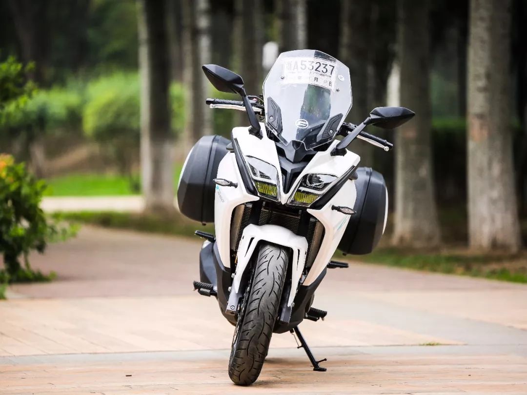 车评:春风650GT,一款自带“嗨”点的运动旅行车