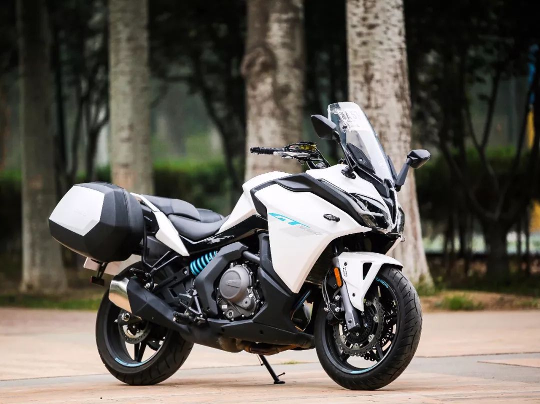 车评:春风650GT,一款自带“嗨”点的运动旅行车