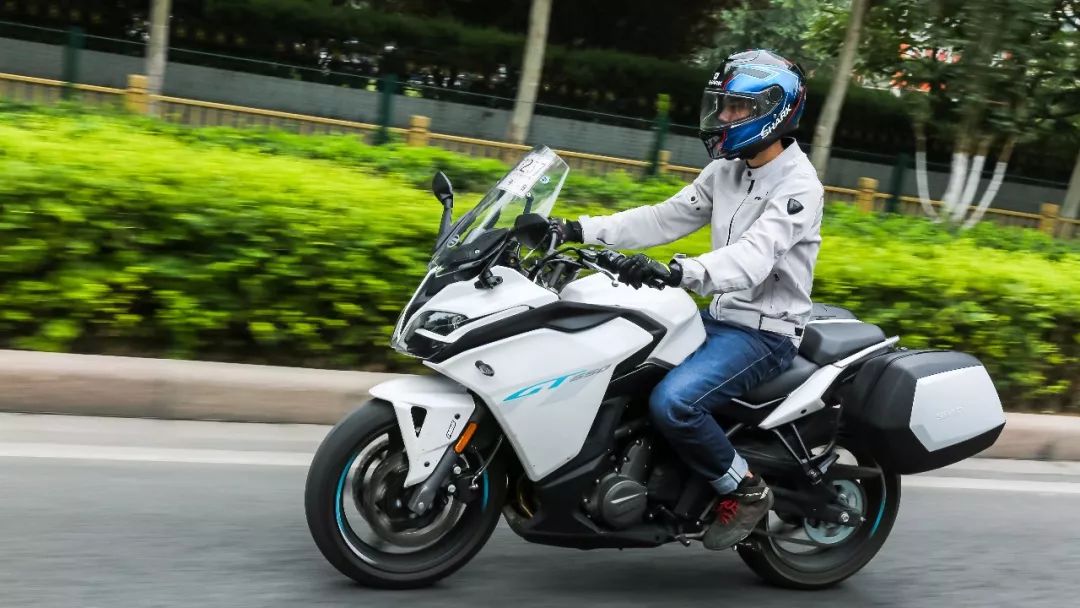 车评：春风650GT，一款自带“嗨”点的运动旅行车