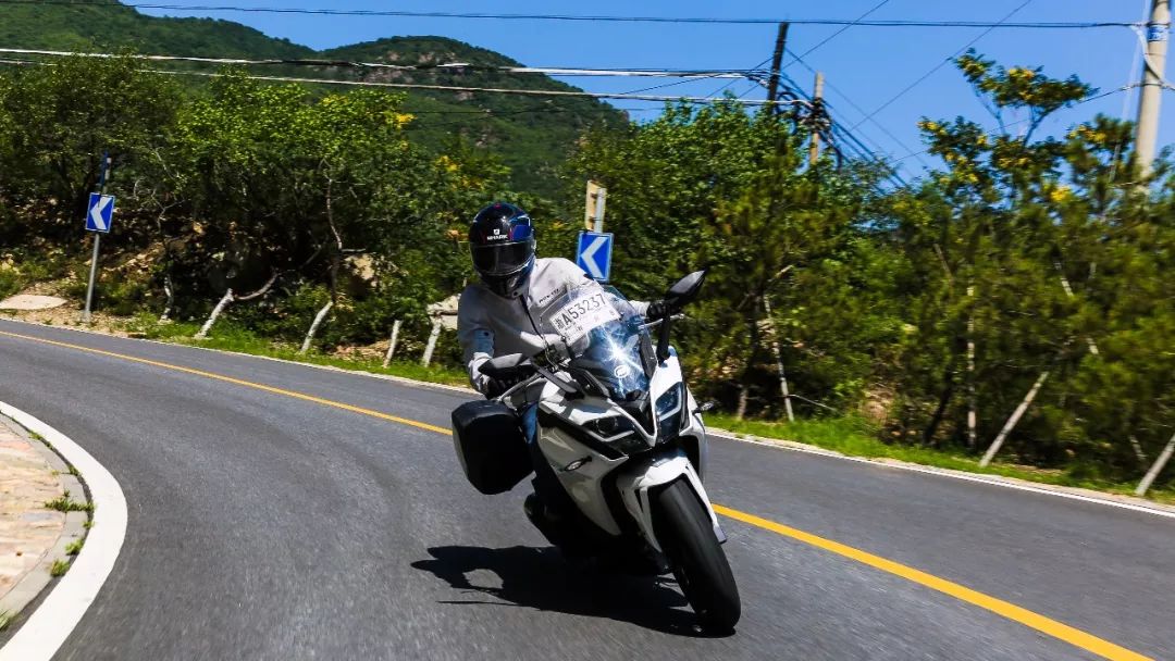 车评：春风650GT，一款自带“嗨”点的运动旅行车