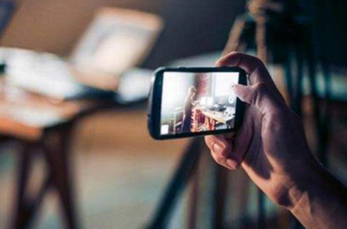 手机泡水里了怎么处理