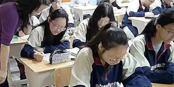 高一是道“坎”高二是个“坡”高三是座“峰”，熬不过去毁前程！高中三年最全学习成长攻略