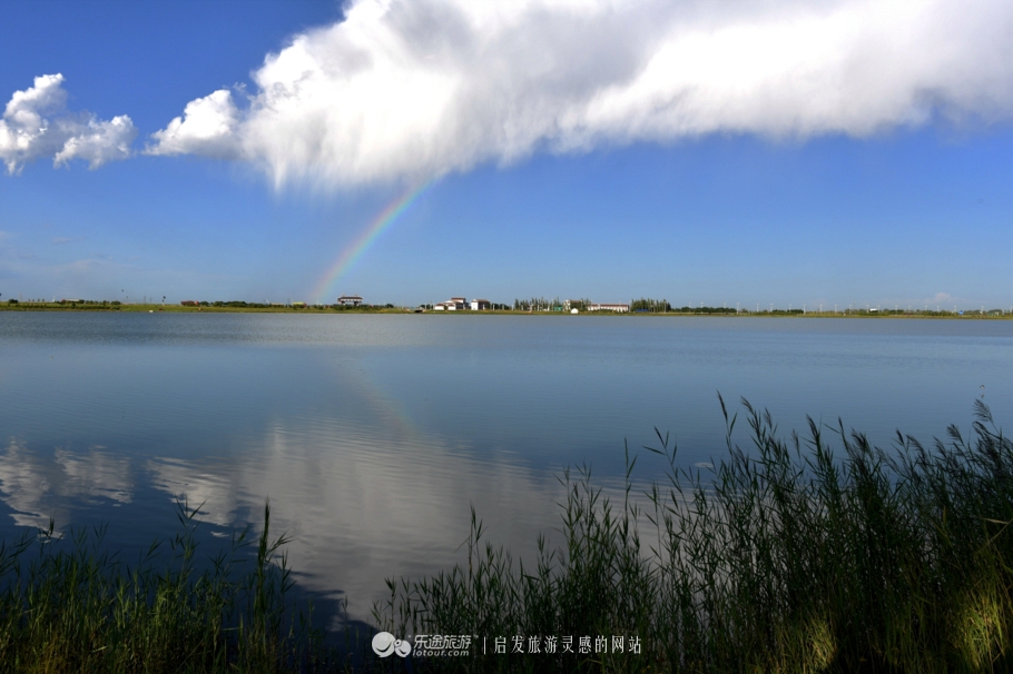 一镜一湖，一湖一镜，一净一静，景景如境