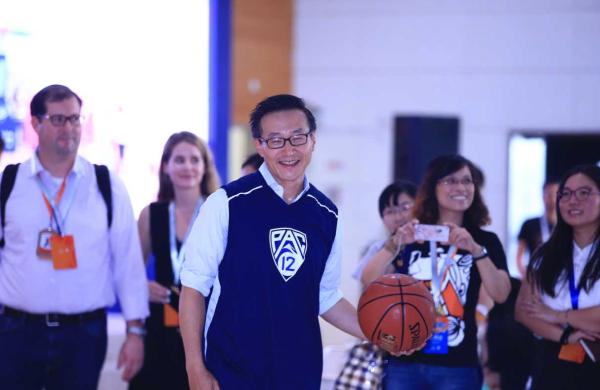 蔡崇信为什么收购nba球队(NBA有了首位华裔老板，蔡崇信重金收购篮网究竟为哪般)