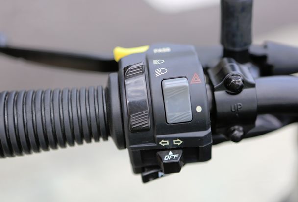 定义都市巡航！实拍BOBBER风格的轻骑大韩GV300S
