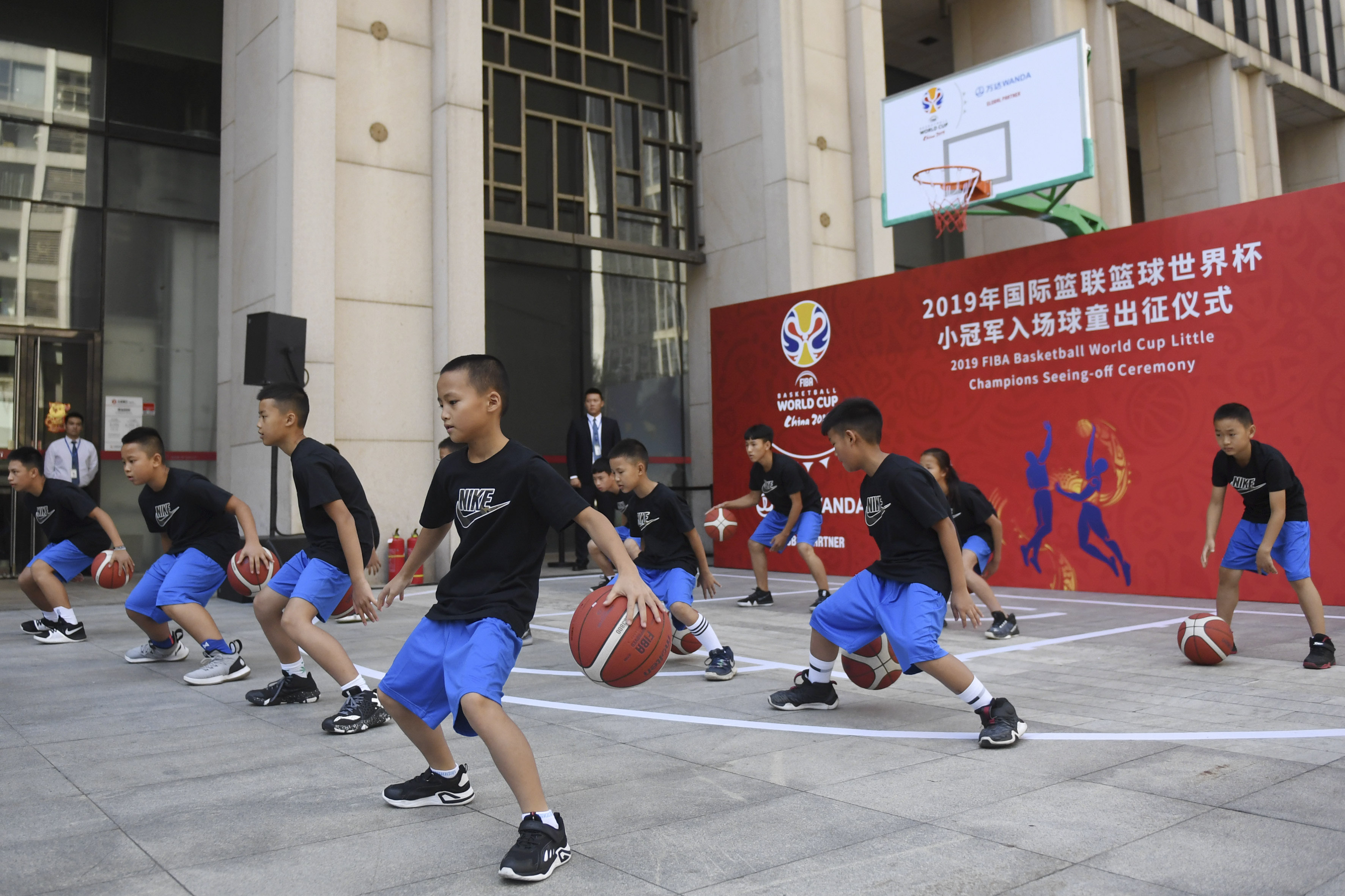 篮球世界杯一节多少公里(篮球世界杯向世界展示多彩中国)