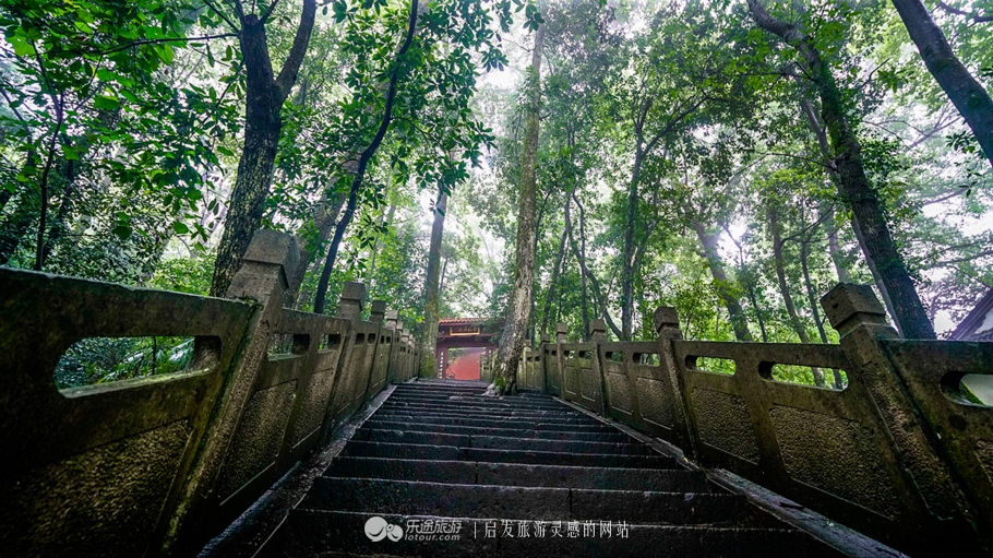 香港盛名的黄大仙，修道成仙就传在金华双龙洞边