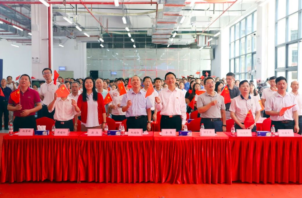 深圳一职坪山校区今天正式揭牌