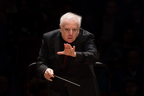 艾米奖的收视率很低，还发现了他弄错了死者的照片。