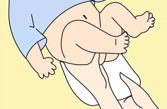 你会给孩子换尿布吗?对比一下正确方法,看看你做得对不对
