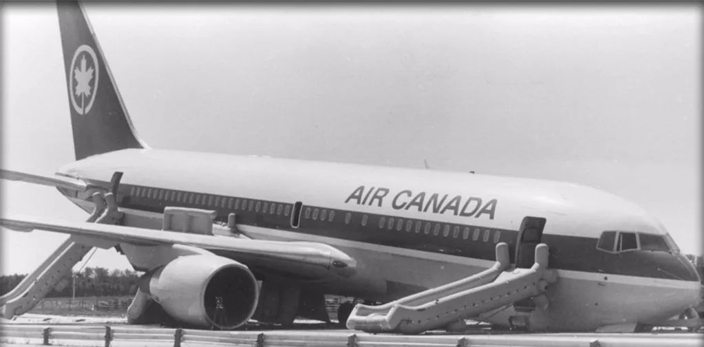 加拿大航空143号班机图片
