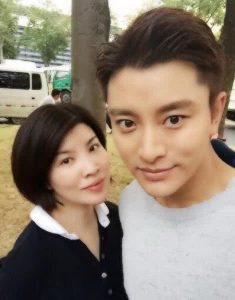 李小璐PGone親密視頻曝光 李小璐夜宿門事件實錘婚內出軌 李小璐賈乃亮離婚了？