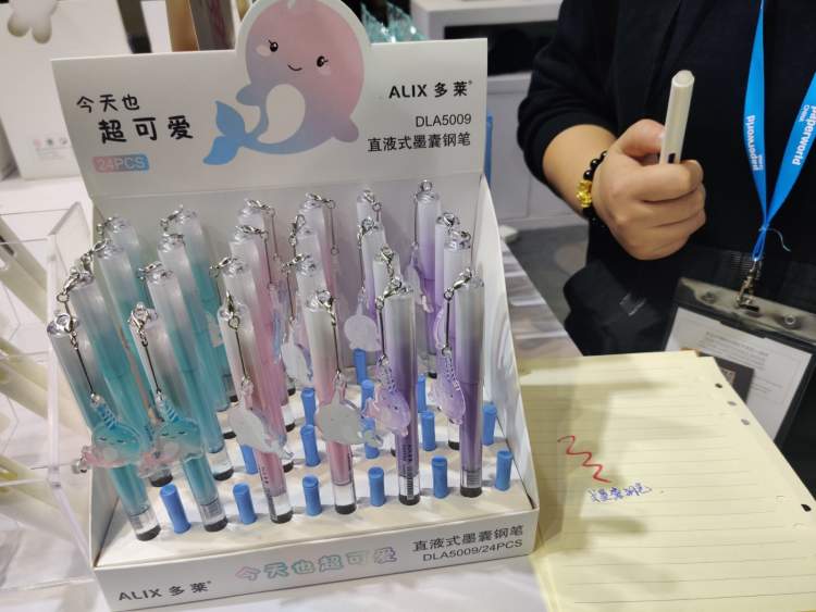 钢笔墨水可擦拭，直液笔取代中性笔……这些文具新趋势你get了吗？