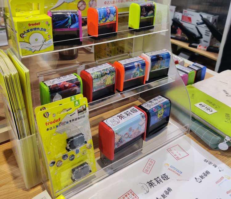 钢笔墨水可擦拭，直液笔取代中性笔……这些文具新趋势你get了吗？