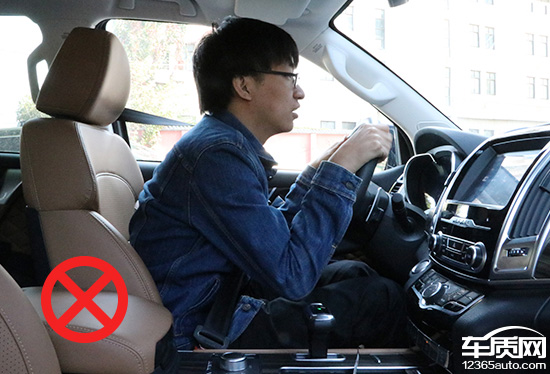 老司机都会犯的错误 安全气囊威力不容小觑