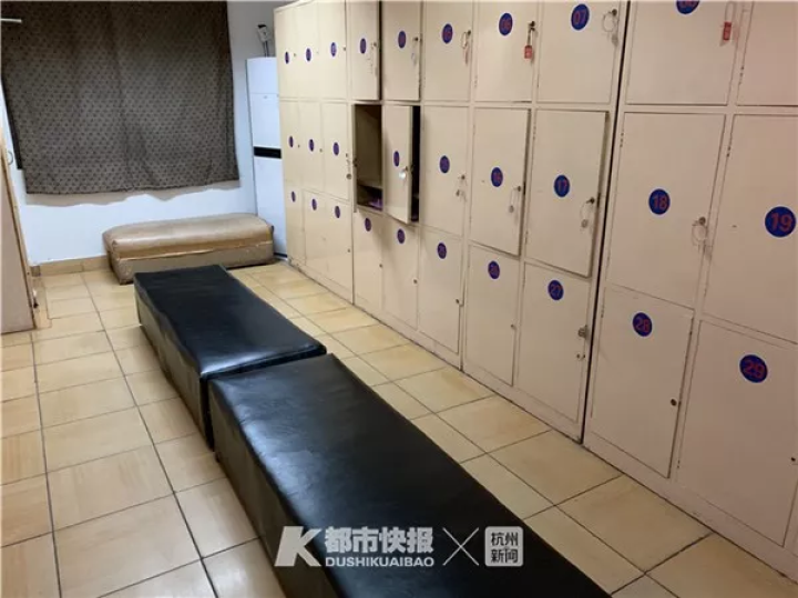 杭州八成平价大众澡堂都是镇江人开的！这家在国货路上守了21年的浴室，有点撑不下去了