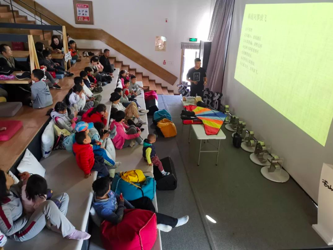 让孩子在家上学的中产家长们