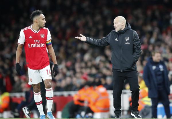 2017斯诺克世界杯决赛丁俊晖对决（体坛联播｜丁俊晖击败奥沙利文，深圳男篮0.1秒超远绝杀）