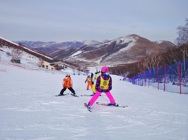 冬奥会临近带火了滑雪游，国内哪些滑雪场值得推荐？滑雪达人帮你“拎重点”