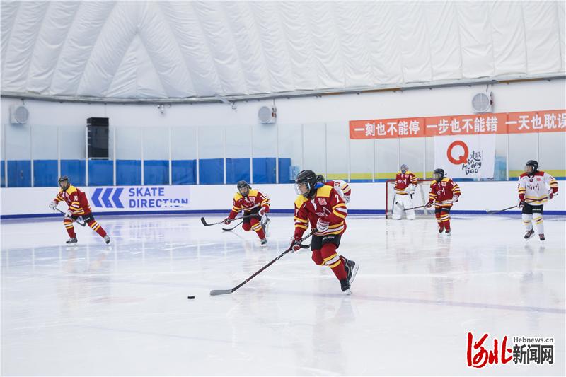 秦皇岛奥运会项目都有哪些(河北秦皇岛：冰雪运动点燃冬日激情)