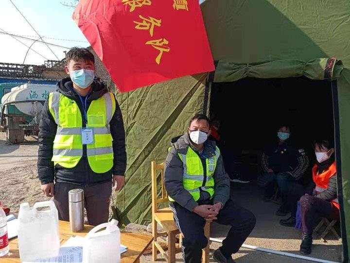 村口的“绿巨人”和那封手写的表扬信