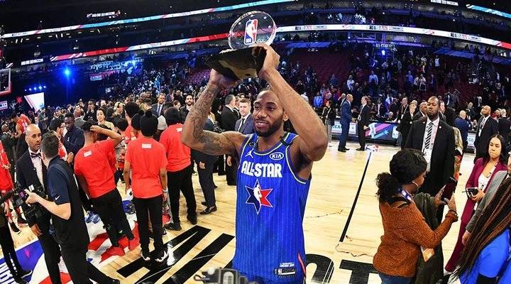 2020nba默哀科为什么(不真刀真枪得干对不起科比！NBA全明星赛落幕，双方战至决胜球)