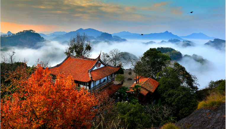 武夷山在哪里个省份（奇秀甲东南福建武夷山）