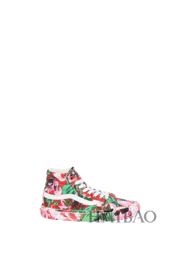 vans世界杯国旗印花高帮(KENZO×VANS 合作打造全新系列，充满活力的年轻新思维与舒适感并存)