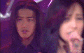 比起木村姐妹模仿爸妈的有爱画面，木村拓哉夫妇20年的神仙爱情我更羡慕