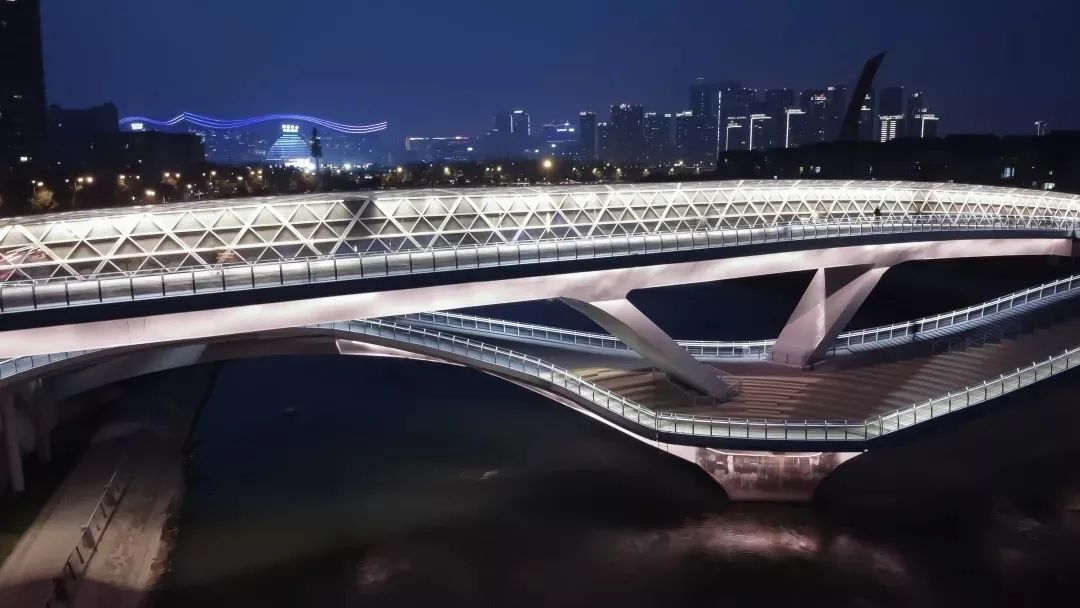 关于成都网红桥的说说