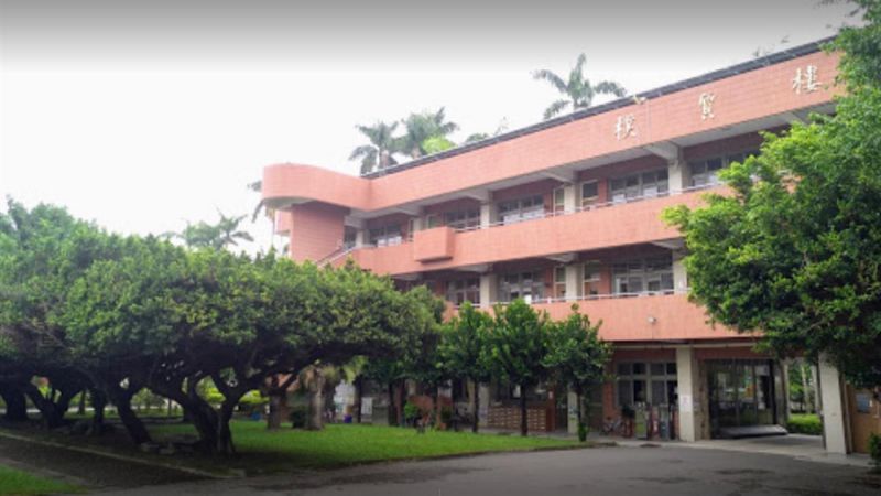 学校砍人事件（高三男生求爱不成动杀机）