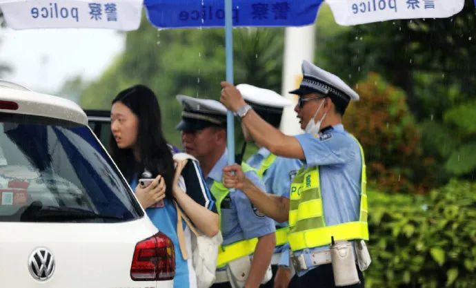 67.4万学子高考，广东交警护航！直击现场